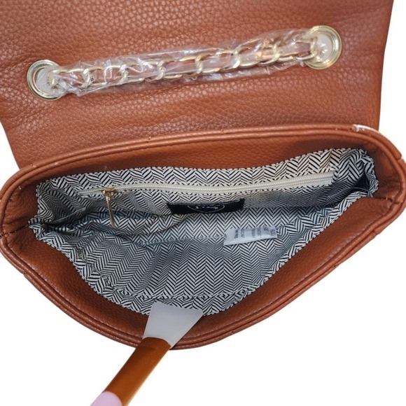 Queenie Quilted Crossbody Bag | Fall Capsule | Under $40 - Picture 7 of 11